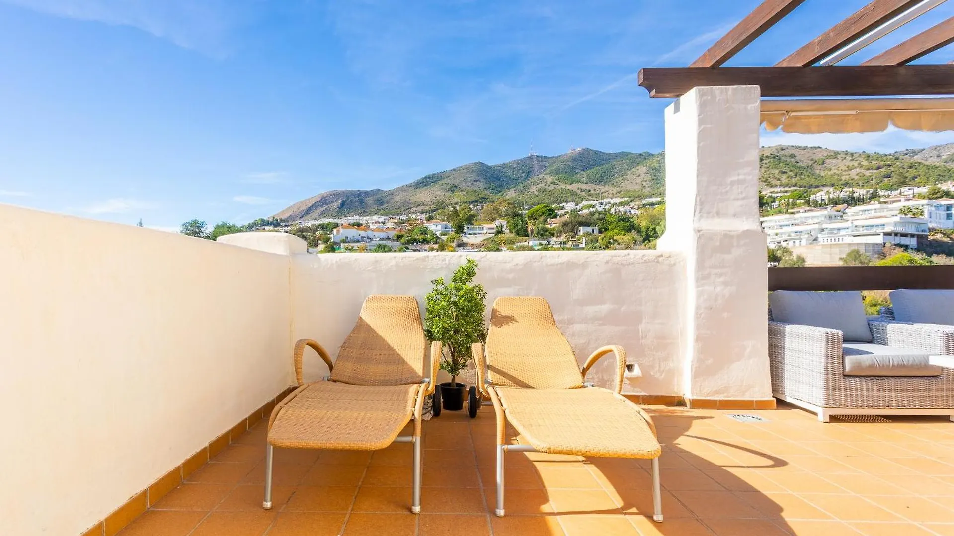 Benalmadena Penthouse Apartment 0*,  Spain